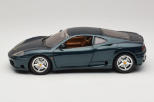 Ferrari 360 Modena Verde Escuro Metálico Bburago 1:18 3358-G2 Metal - imagem 3 de 7