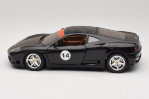 Ferrari 360 Modena #14 Preto Edição Limitada Bburago 1:18 3368-B1 Metal - imagem 4 de 8