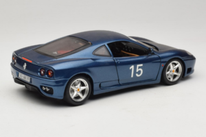 Ferrari 360 Modena #15 Edição Limitada Azul Metálico Bburago 1:18 3358-F1 Metal - imagem 3 de 8