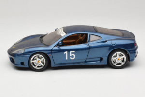 Ferrari 360 Modena #15 Edição Limitada Azul Metálico Bburago 1:18 3358-F1 Metal - imagem 4 de 8