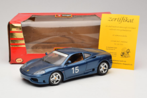 Ferrari 360 Modena #15 Edição Limitada Azul Metálico Bburago 1:18 3358-F1 Metal - imagem 8 de 8