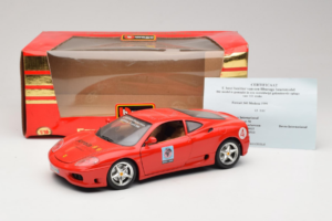 Ferrari 360 Modena Bevro International #4 Edição Limitada 111 unid Vermelho Bburago 1:18 3358-P1 Metal - imagem 8 de 8