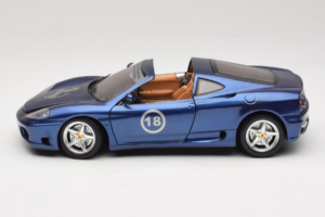 Ferrari 360 Modena Targa Edição Limitada 333 unid Roxo Metálico Bburago 1:18 3348-F1 Metal - imagem 4 de 8