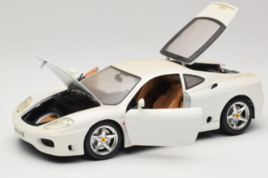 Ferrari 360 Modena Branco Bburago 1:18 3368-W1 Metal - imagem 2 de 8