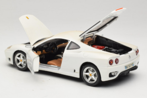 Ferrari 360 Modena Branco Bburago 1:18 3368-W1 Metal - imagem 5 de 8