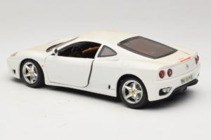 Ferrari 360 Modena Branco Bburago 1:18 3368-W1 Metal - imagem 7 de 8