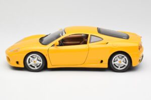 Ferrari 360 Modena Amarelo Bburago 1:18 3368 Metal - imagem 4 de 8