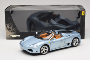 Ferrari 360 Spider Azul The Italian Job Hot Wheels 1:18 P9905 Metal - imagem 6 de 6