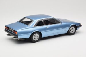 Ferrari 365 GT4 2+2 Azul KK-Scale 1:18 KKDC180162 Metal - imagem 2 de 6