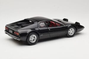 Ferrari 365 GT4/BB Preto Kyosho 1:18 08173K Metal - imagem 3 de 8