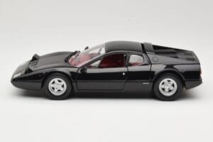 Ferrari 365 GT4/BB Preto Kyosho 1:18 08173K Metal - imagem 4 de 8