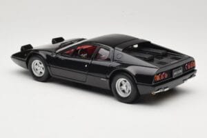 Ferrari 365 GT4/BB Preto Kyosho 1:18 08173K Metal - imagem 7 de 8