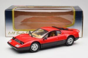 Ferrari 365 GT4/BB Vermelho Kyosho 1:18 08173R Metal - imagem 8 de 8