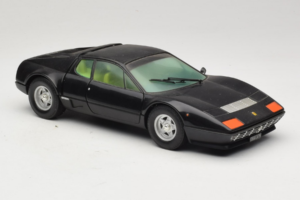Ferrari 365 GT4 BB Preto Chrono 1:18 CH002 Metal - imagem 6 de 8