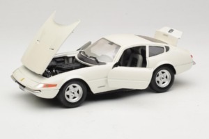 Ferrari 365 GTB/4 Daytona Berlina Branco Techno Giodi 1:18 74007 Metal - imagem 2 de 8