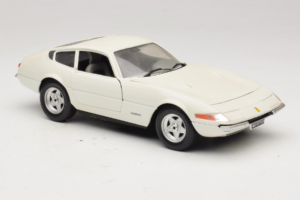 Ferrari 365 GTB/4 Daytona Berlina Branco Techno Giodi 1:18 74007 Metal - imagem 6 de 8