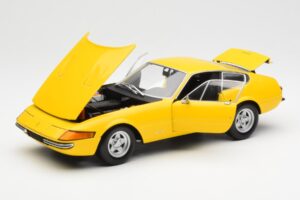 Ferrari 365 GTB/4 Daytona Amarelo Kyosho 1:18 08162Y Metal - imagem 2 de 8
