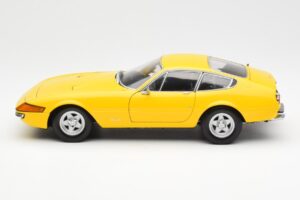 Ferrari 365 GTB/4 Daytona Amarelo Kyosho 1:18 08162Y Metal - imagem 4 de 8