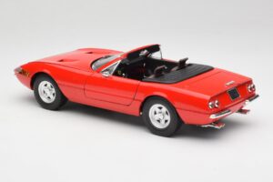 Ferrari 365 GTS Vermelho Solido 1:18 8017 Metal - imagem 7 de 8