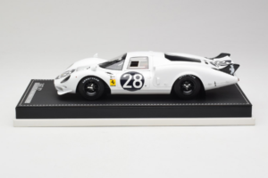 Ferrari 365 P2 #28 M. Gregory / J. Schlesser NART 24 Hours of Daytona 1967 Branco AB Models 1:18 REMC019 Resina