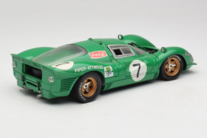 Ferrari 412P #7 Verde 24 Hours of Daytona 1967 Eagles Race 1:18 37000 Metal - imagem 3 de 8
