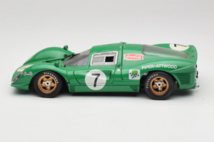 Ferrari 412P #7 Verde 24 Hours of Daytona 1967 Eagles Race 1:18 37000 Metal - imagem 4 de 8
