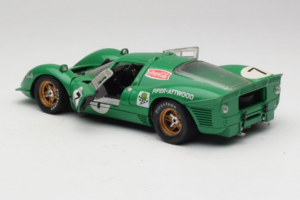Ferrari 412P #7 Verde 24 Hours of Daytona 1967 Eagles Race 1:18 37000 Metal - imagem 5 de 8