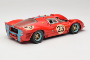 Ferrari 412P #23 W. Mairesse / J. Beurlys Le Mans 1967 Vermelho Revell 1:18 48826 Metal - imagem 3 de 8