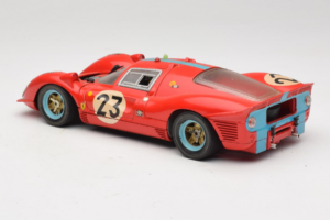 Ferrari 412P #23 W. Mairesse / J. Beurlys Le Mans 1967 Vermelho Revell 1:18 48826 Metal - imagem 7 de 8