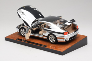 Ferrari 456 GT Chrome Silver Bburago 1:18 3746-R1 Metal - imagem 5 de 8