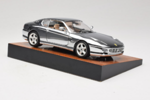 Ferrari 456 GT Chrome Silver Bburago 1:18 3746-R1 Metal - imagem 6 de 8