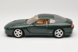 Ferrari 456 GT Verde Escuro Bburago 1:18 3046-GR1 Metal - imagem 4 de 8