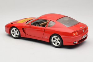 Ferrari 456 GT Ferrari Model Club Vermelho Bburago 1:18 3036-P1 Metal - imagem 7 de 8