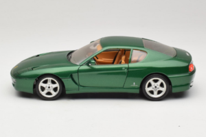 Ferrari 456 GT Verde Metálico Bburago 1:18 3036-GR1 Metal - imagem 4 de 8