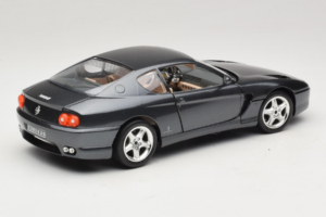 Ferrari 456 GT Cinzento Metallic Pintura Especial Bburago 1:18 3036D Metal - imagem 3 de 8