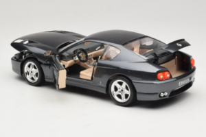 Ferrari 456 GT Cinzento Metallic Pintura Especial Bburago 1:18 3036D Metal - imagem 5 de 8