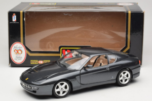 Ferrari 456 GT Cinzento Metallic Pintura Especial Bburago 1:18 3036D Metal - imagem 8 de 8