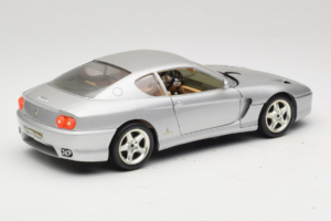 Ferrari 456 GT Prata Bburago 1:18 3336-S1 Metal - imagem 3 de 8