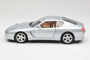 Ferrari 456 GT Prata Bburago 1:18 3036-M2 Metal - imagem 4 de 8