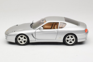 Ferrari 456 GT Prata Bburago 1:18 3336-S1 Metal - imagem 4 de 8