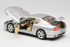 Ferrari 456 GT Prata Bburago 1:18 3336-S1 Metal - imagem 5 de 8