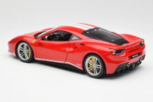 Ferrari 488 GTB Vermelho Bburago 1:18 18-76102 Metal - imagem 7 de 8