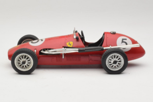 Ferrari 500 F2 #16 Tonka 1:16 6717 Metal - imagem 3 de 6