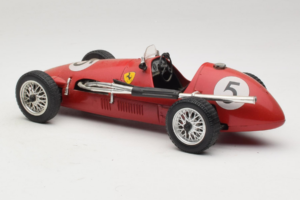 Ferrari 500 F2 #16 Tonka 1:16 6717 Metal - imagem 5 de 6