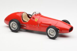 Ferrari 500 F2 #1 A. Ascari F1 Double World Champion 1952-1953 CMC 1:18 M-056 Metal - imagem 4 de 6