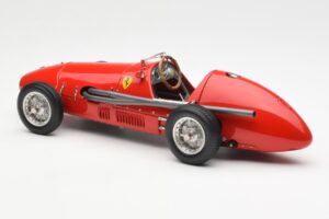 Ferrari 500 F2 #1 A. Ascari F1 Double World Champion 1952-1953 CMC 1:18 M-056 Metal - imagem 5 de 6