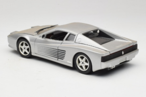 Ferrari 512 TR Prata Mira 1:18 6178-B1 Metal - imagem 7 de 8