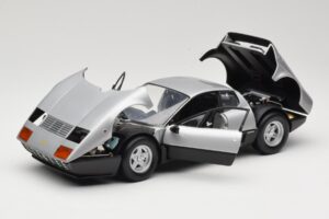 Ferrari 512BB Prata Kyosho 1:18 08171S Metal - imagem 2 de 8