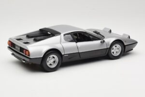 Ferrari 512BB Prata Kyosho 1:18 08171S Metal - imagem 3 de 8
