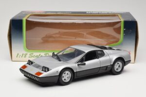 Ferrari 512BB Prata Kyosho 1:18 08171S Metal - imagem 8 de 8
